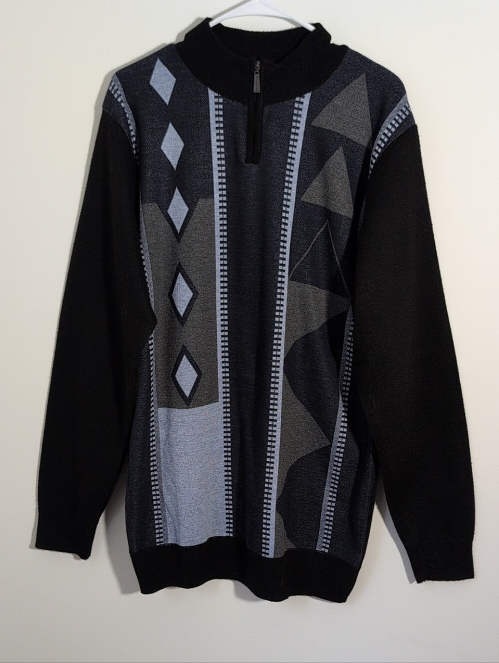 Sahara Club Men's Black & Gray Geometric Quarter-Zip Pullover Sweater
